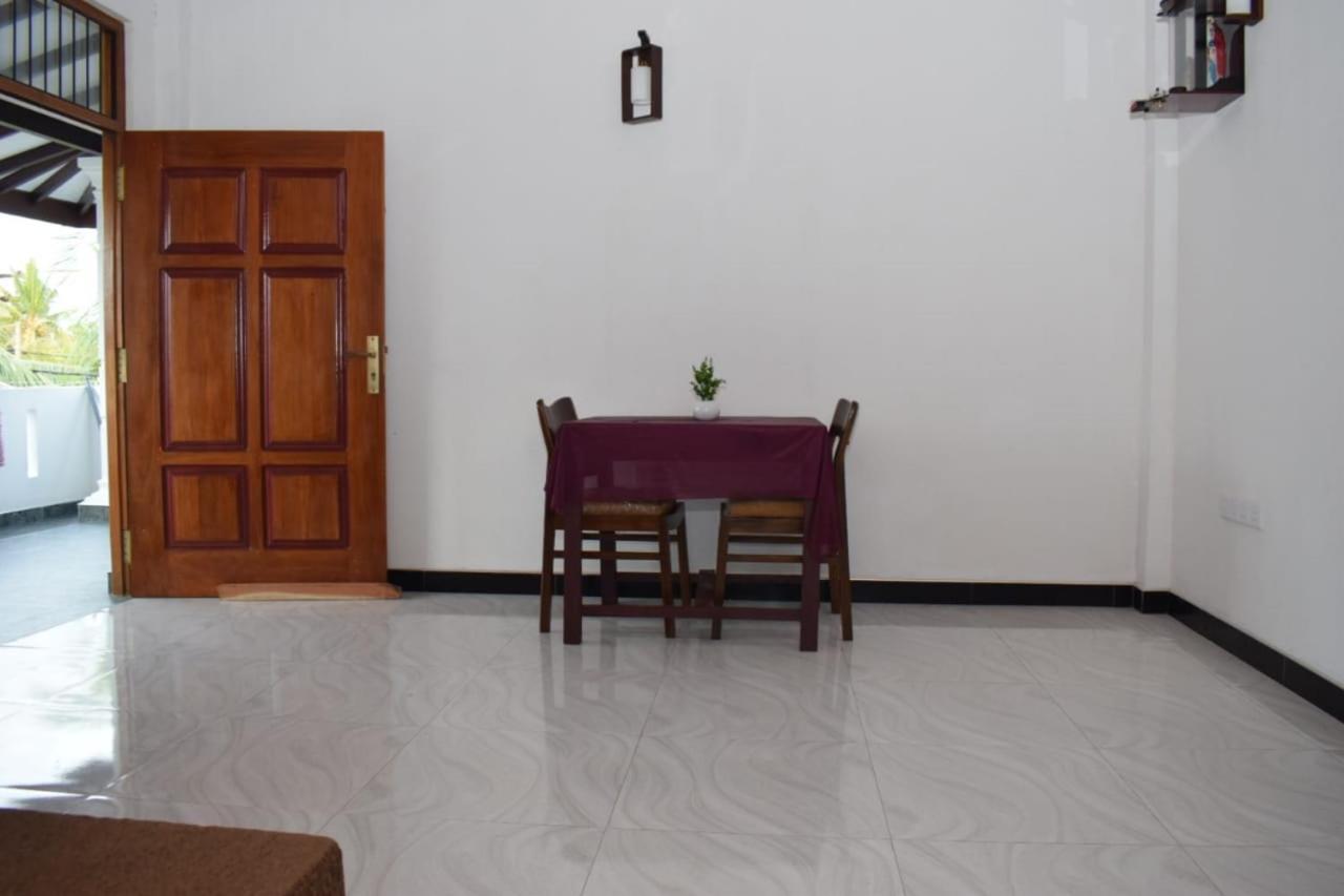 The Alexis's Guest House Negombo Extérieur photo