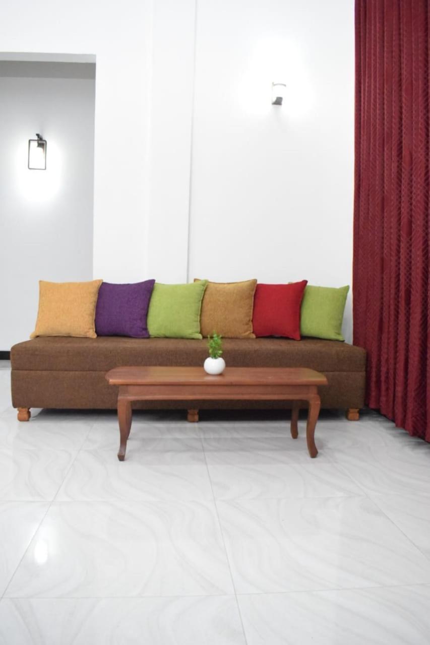 The Alexis's Guest House Negombo Extérieur photo